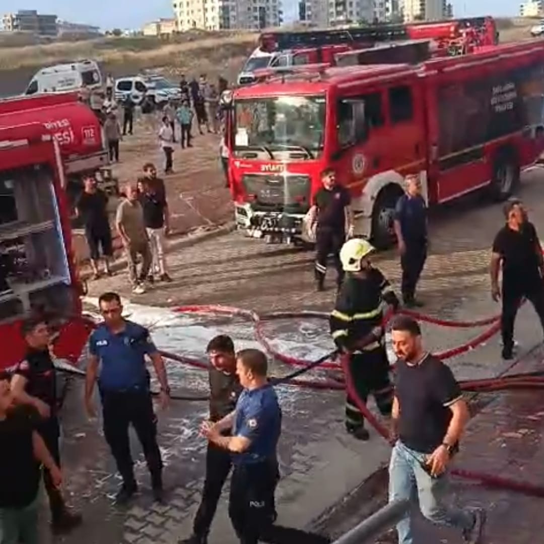 Karaköprü’deki Yangın Kontrol Altına Alındı