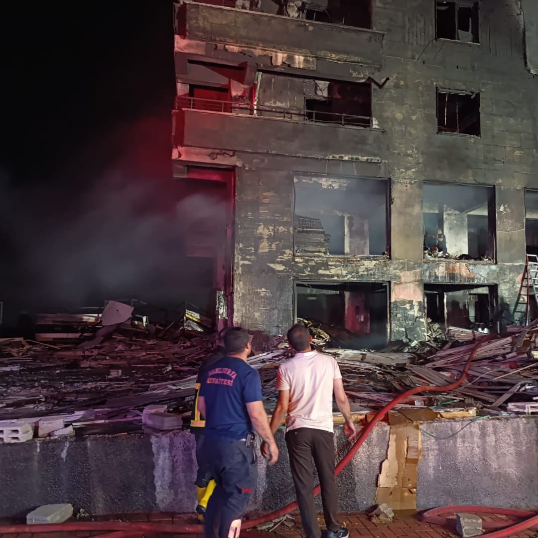 Karaköprü’deki Yangın Kontrol Altına Alındı