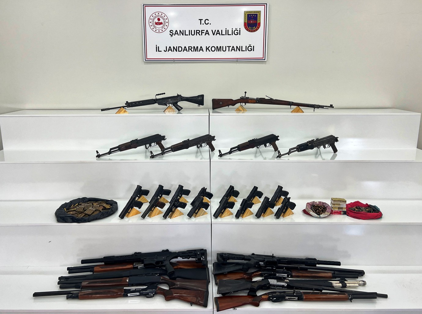 Viranşehir'de Ruhsatsız Silah Operasyonu: 19 Şüpheli Hakkında İşlem Başlatıldı