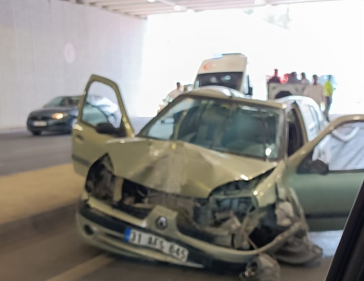Şanlıurfa'da Zincirleme Trafik Kazası: Yol Trafiğe Kapatıldı