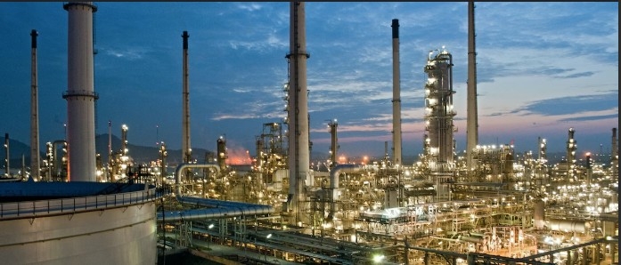İsrail'in İran'a saldırmasının ardından dünya petrol fiyatları yüzde 10'dan fazla yükseldi