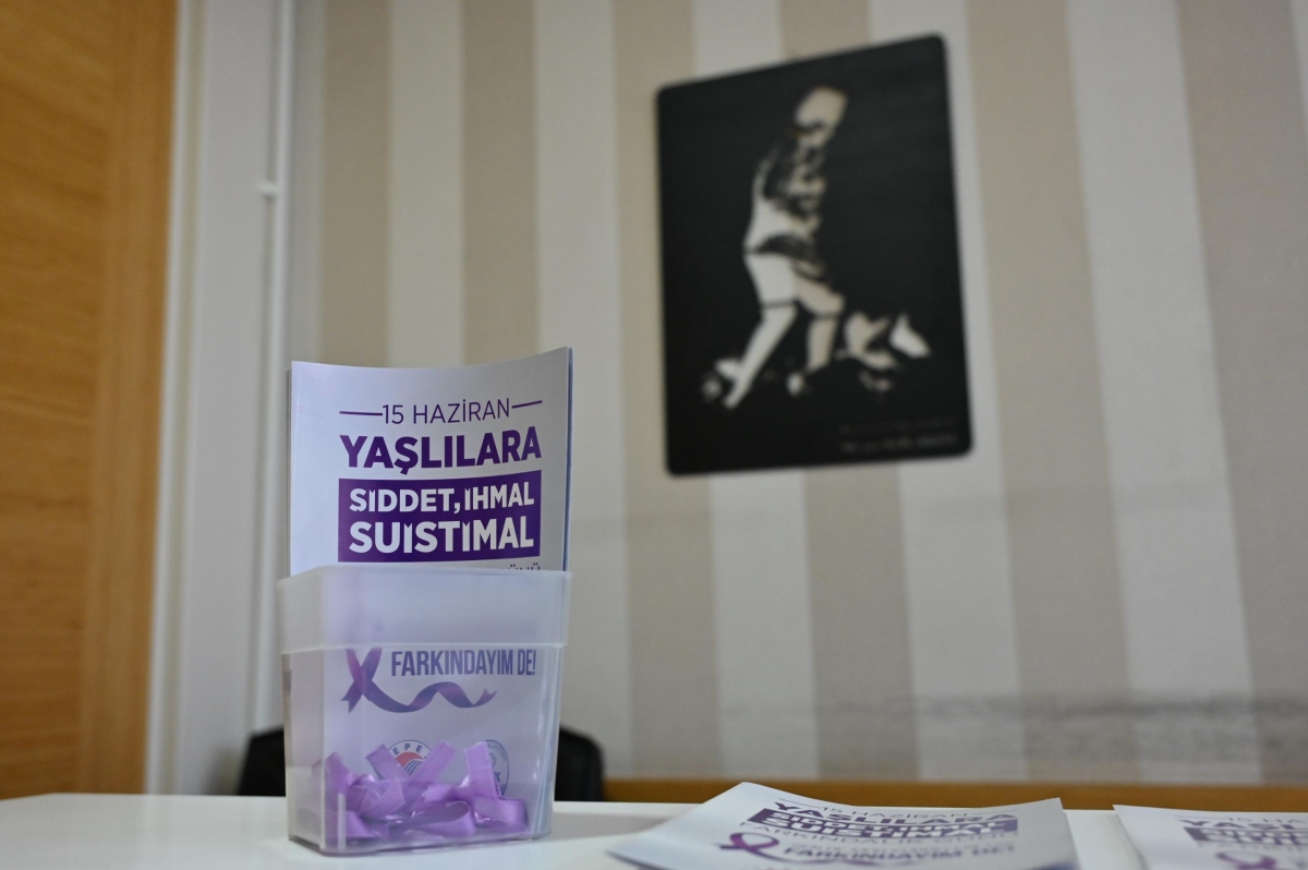 Kepez Belediyesi'nden yaşlılara yönelik şiddet ve ihmale karşı farkındalık çağrısı