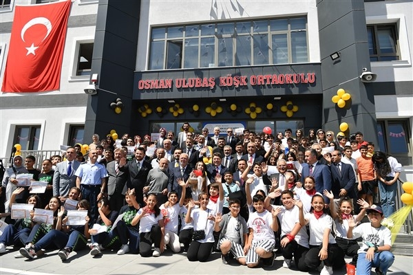 Kayseri'de karne dağıtım töreni
