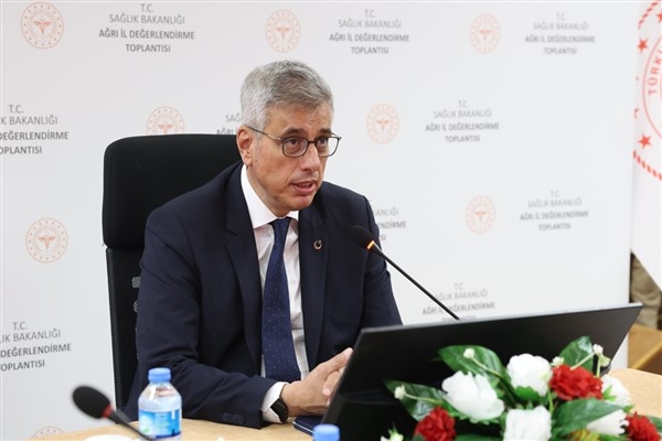 Bakan Memişoğlu, AK Parti Sağlık Politikaları Başkanı Yerebakan ile görüştü