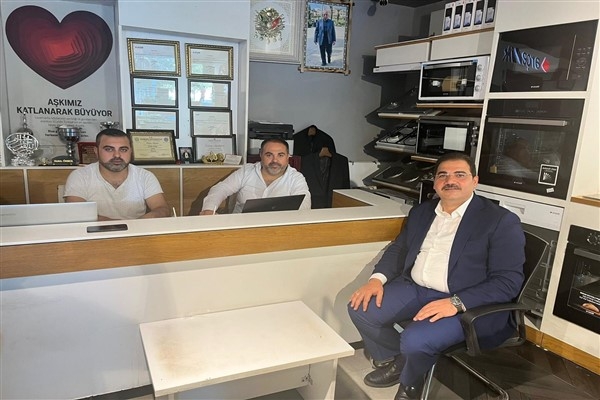 Başkan Canpolat, Kamberiye Mahallesi'nde esnaf ve vatandaşlarla buluştu