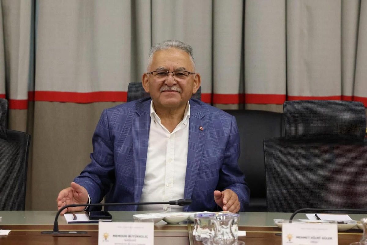 Başkan Büyükkılıç, AK Parti Yerel Yönetimler İstişare Toplantısı’na katıldı