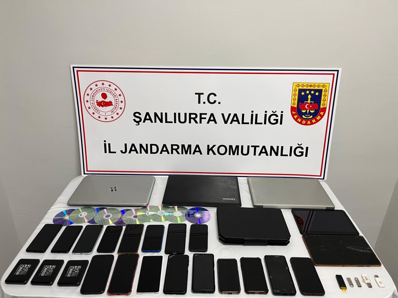 Şanlıurfa Merkezli 12 İlde Siber Dolandırıcılık Operasyonu: 17 Şüpheliye Adli İşlem