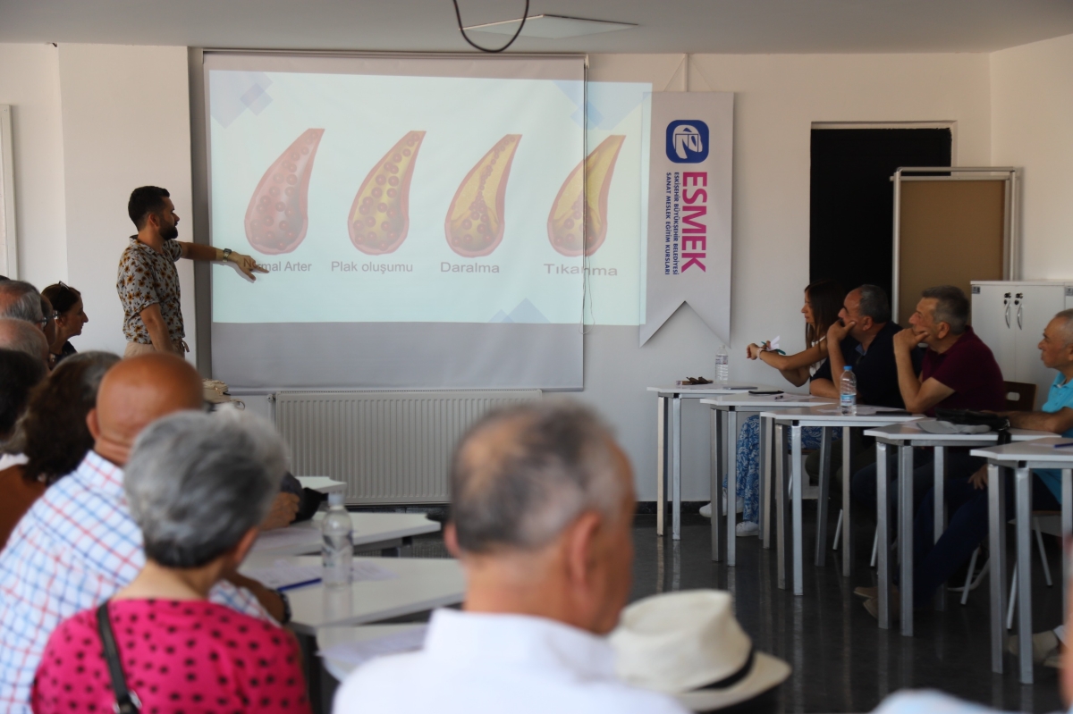 Emek Kafe'de vatandaşlara özel kursları