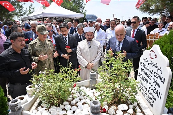 Vali Zorluoğlu’ndan şehitlik ziyareti
