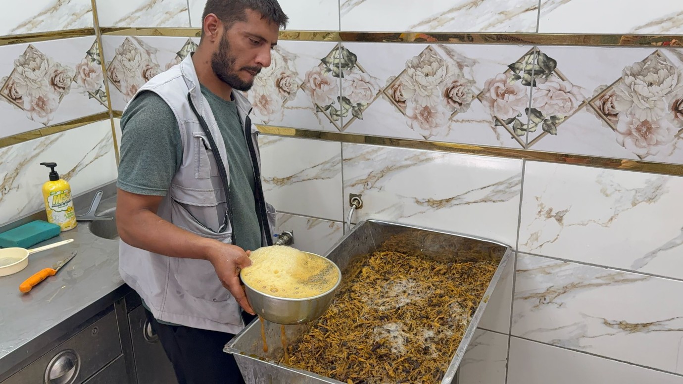 urfa sıcağında serinleten lezzet: yerli cola meyan şerbeti