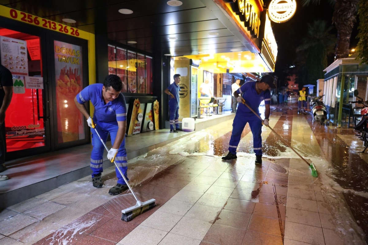 Aydın Büyükşehir Belediyesi'nden temizlik çalışması