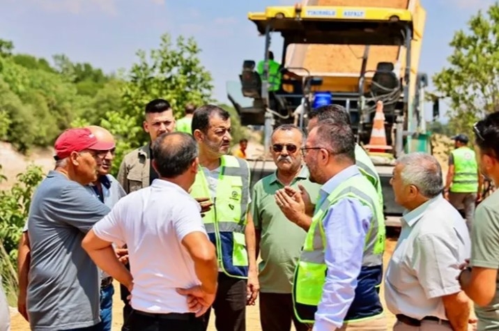 Denizli’de Kırsal Mahallelere Asfalt Desteği Sürüyor