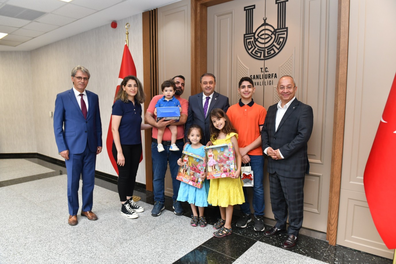 VALİ ŞILDAK BİRİNCİLERİ AĞIRLADI