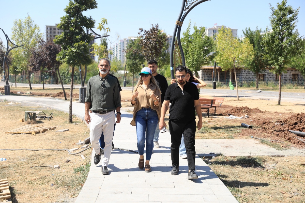 Eş Başkan Dündar, parklardaki çalışmaların hızlandırılmasını istedi