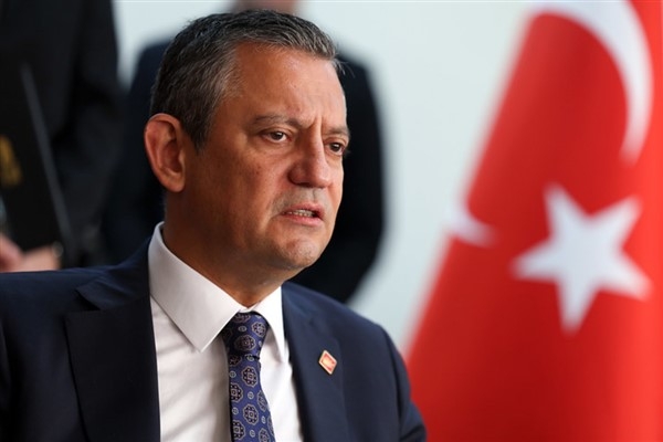 Özel, CHP’li Aygun’un babasının cenaze törenine katıldı