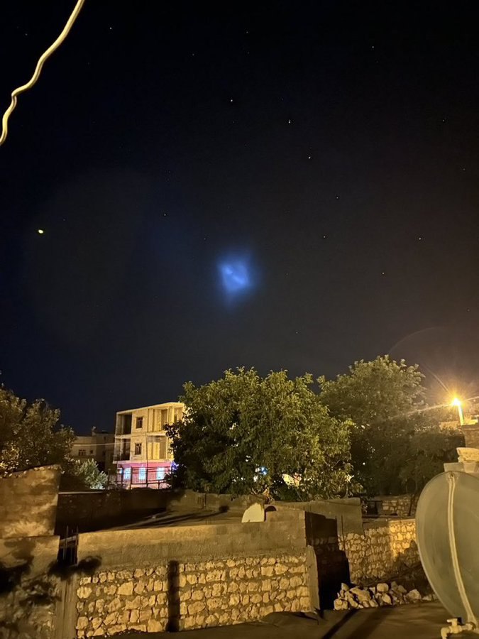 Gökyüzünde Merak Uyandıran Mavi Işık Falcon 9’a Ait Çıktı!