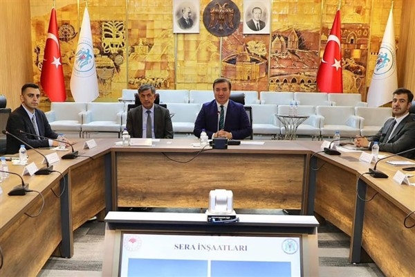 Erzincan'da sahipsiz hayvanlar ve altyapı çalışmaları ele alındı