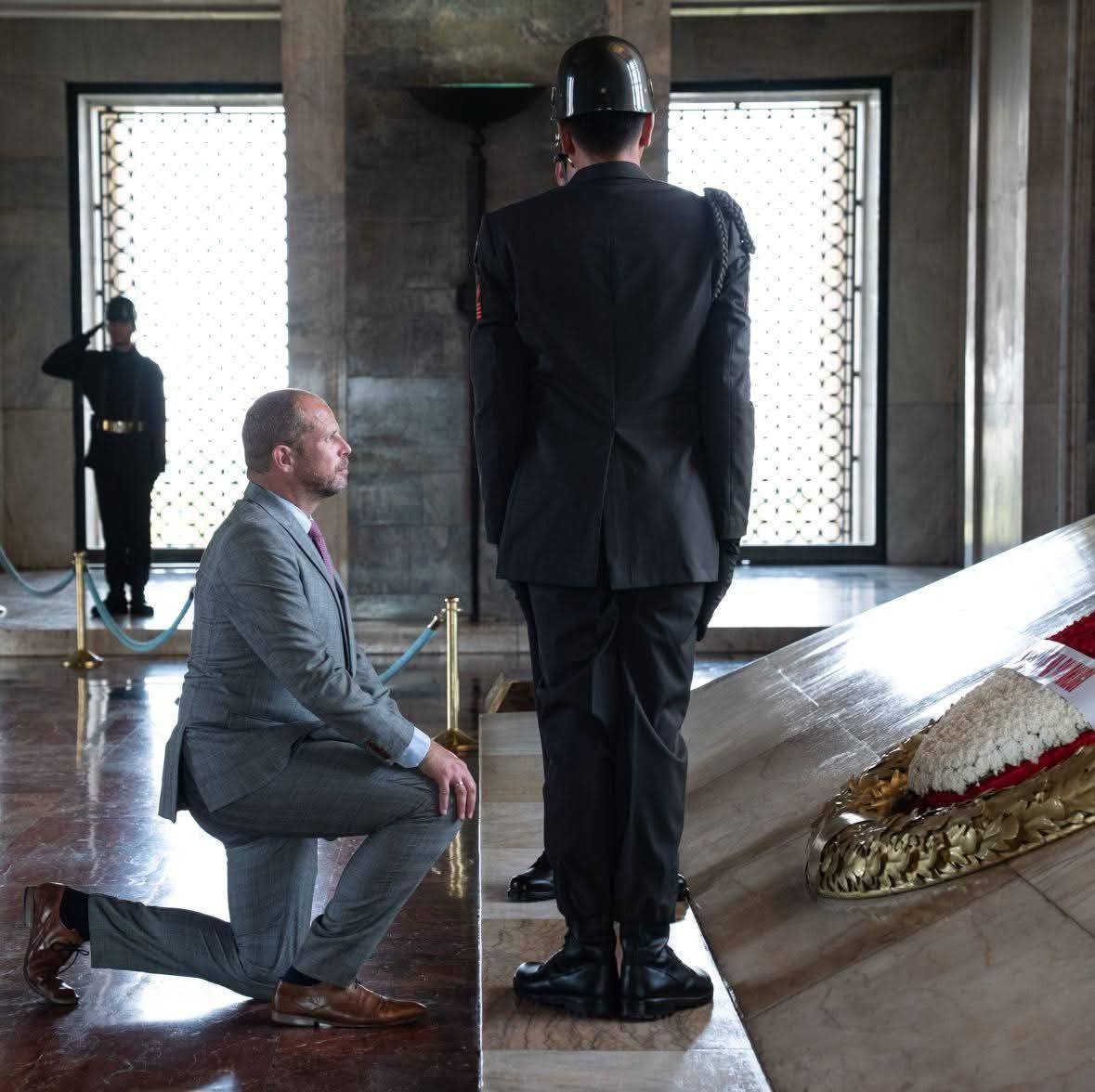 Belçika Savunma Bakanı'ndan Anıtkabir'de Anlamlı Ziyaret