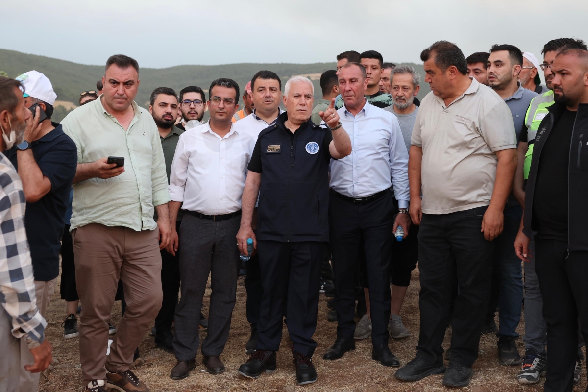 Başkan Bozbey: Yangının yönü belli değil, daha fazla hava desteği gerekli