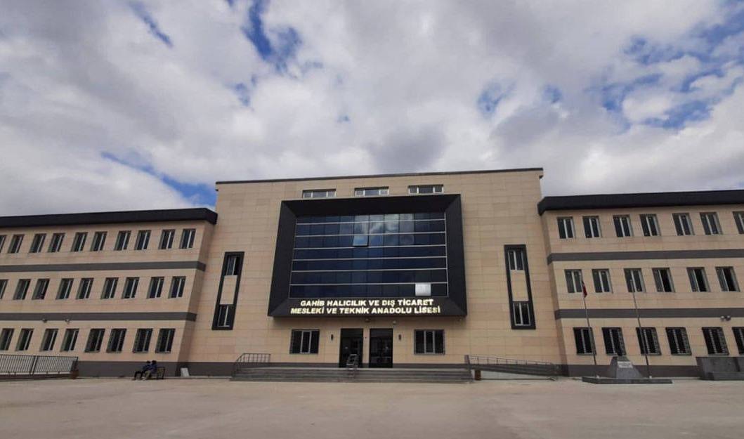 Gaziantep’te Lise Müdürü Hakkında Şok İddia: 100 Milyonluk Yolsuzluk mı?