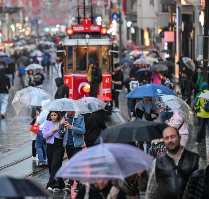 Meteoroloji Uyardı: Yurt Genelinde Sıcaklıklar 3 ila 6 Derece Düşecek