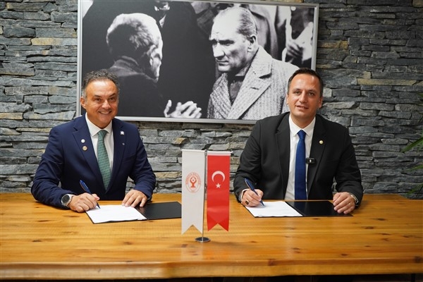 Bornova Belediyesi ile Çiğli Rotary Kulübü, &Prime;Atık Bank Projesi&Prime; için protokol imzaladı