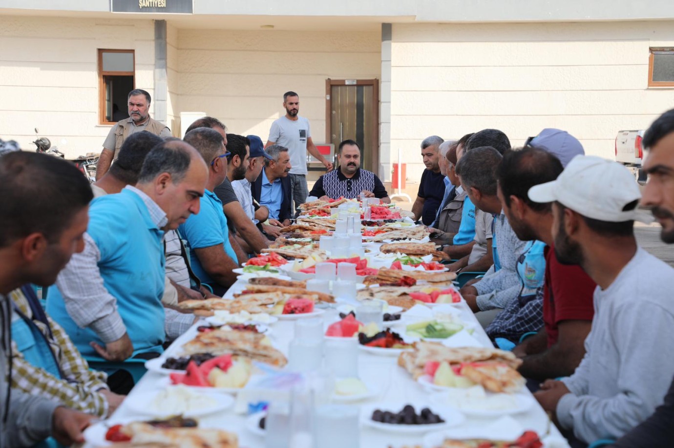 BAŞKAN İNAN, TEMİZLİK İŞLERİ PERSONELİYLE KAHVALTIDA BULUŞTU