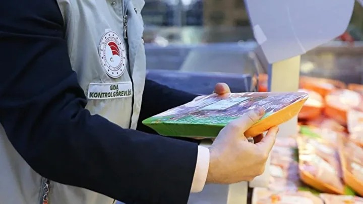 MARKETLERDE DOMUZ ETİ SKANDALI! BAKANLIK YENİ LİSTEYİ PAYLAŞTI