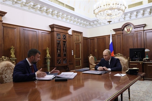 Putin, Donetsk Halk Cumhuriyeti Başkanı Puşilin ile görüştü