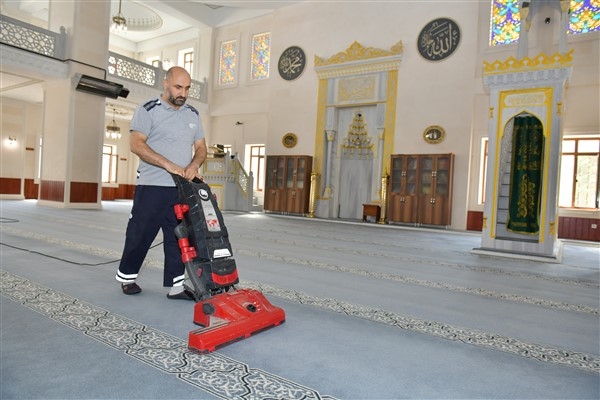 Esenyurt Belediyesi’nden camilere destek