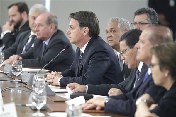 Bolsonaro &Prime;önleyici tedbirleri&Prime; ihlal ettiği gerekçesiyle ev hapsine alındı