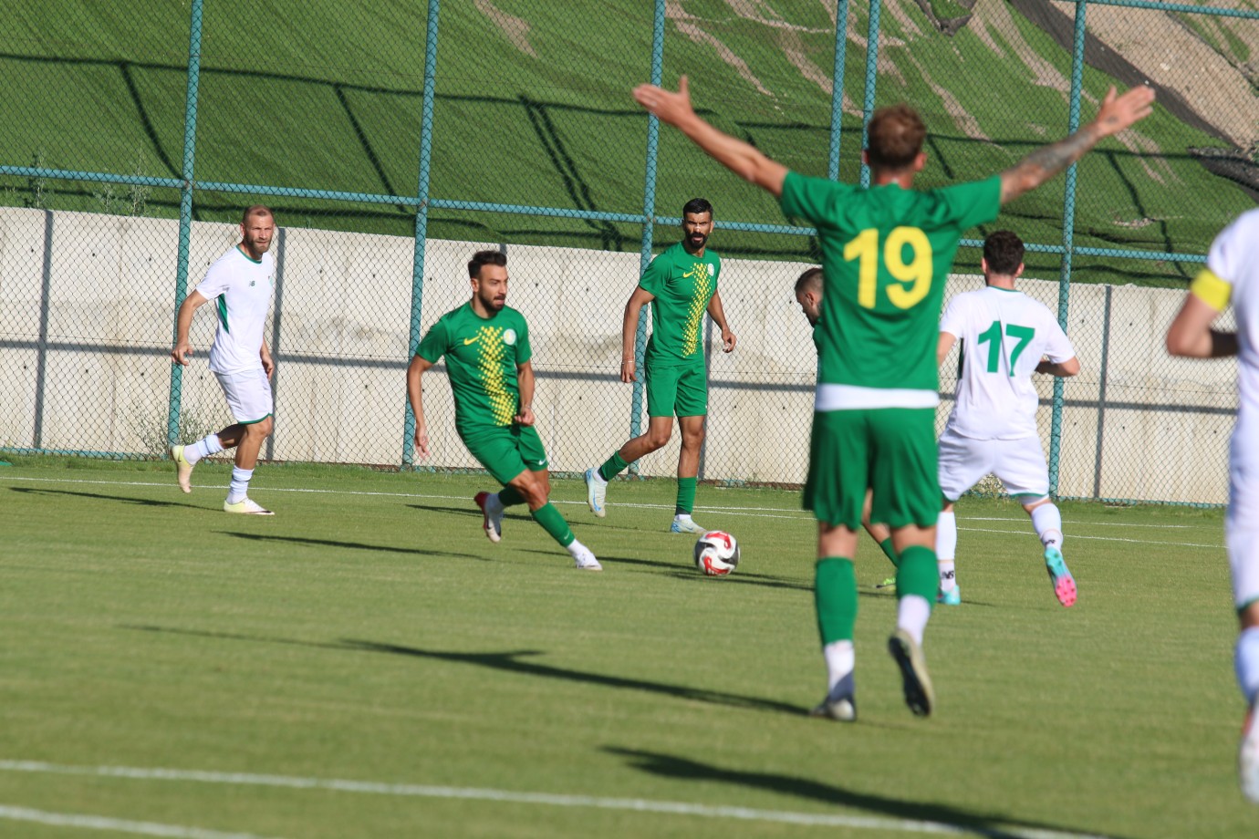 Hazırlık Maçında Güç Gösterisi: İlk Yarının Hakimi Şanlıurfaspor!