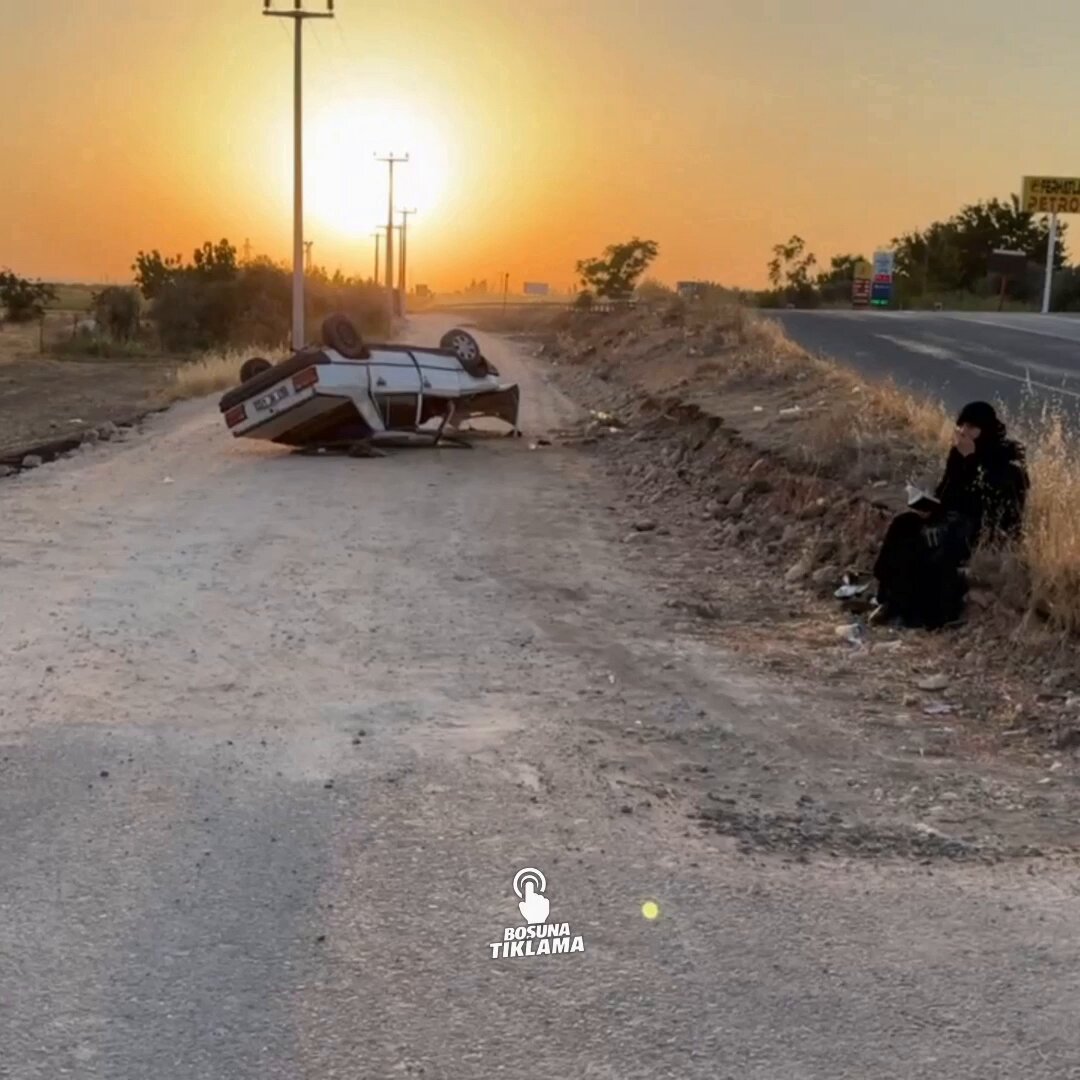 Şanlıurfa’da Takla Atan Otomobilden Yara Almadan Kurtulan Kadın, Olay Yerinde Kur’an-ı Kerim Okudu