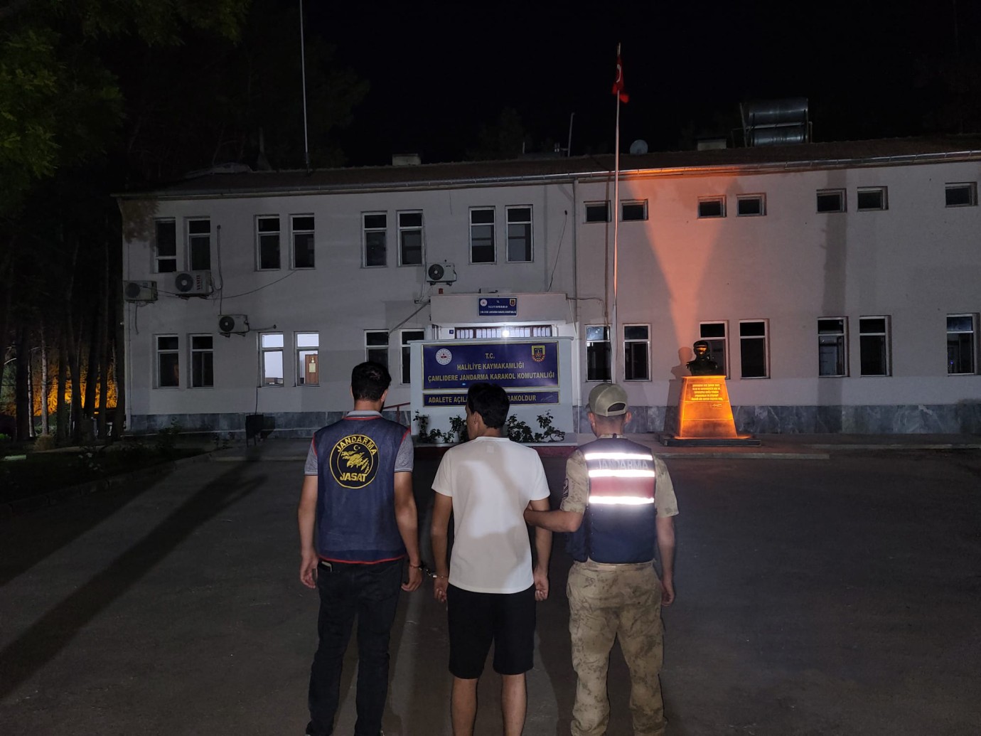 Şanlıurfa’da 187 Yıl 6 Ay Hapis Cezası Bulunan Hükümlü Yakalandı