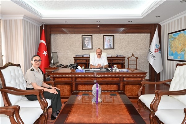 Vali Canalp, Üsteğmen Ürkmez'i makamında kabul etti