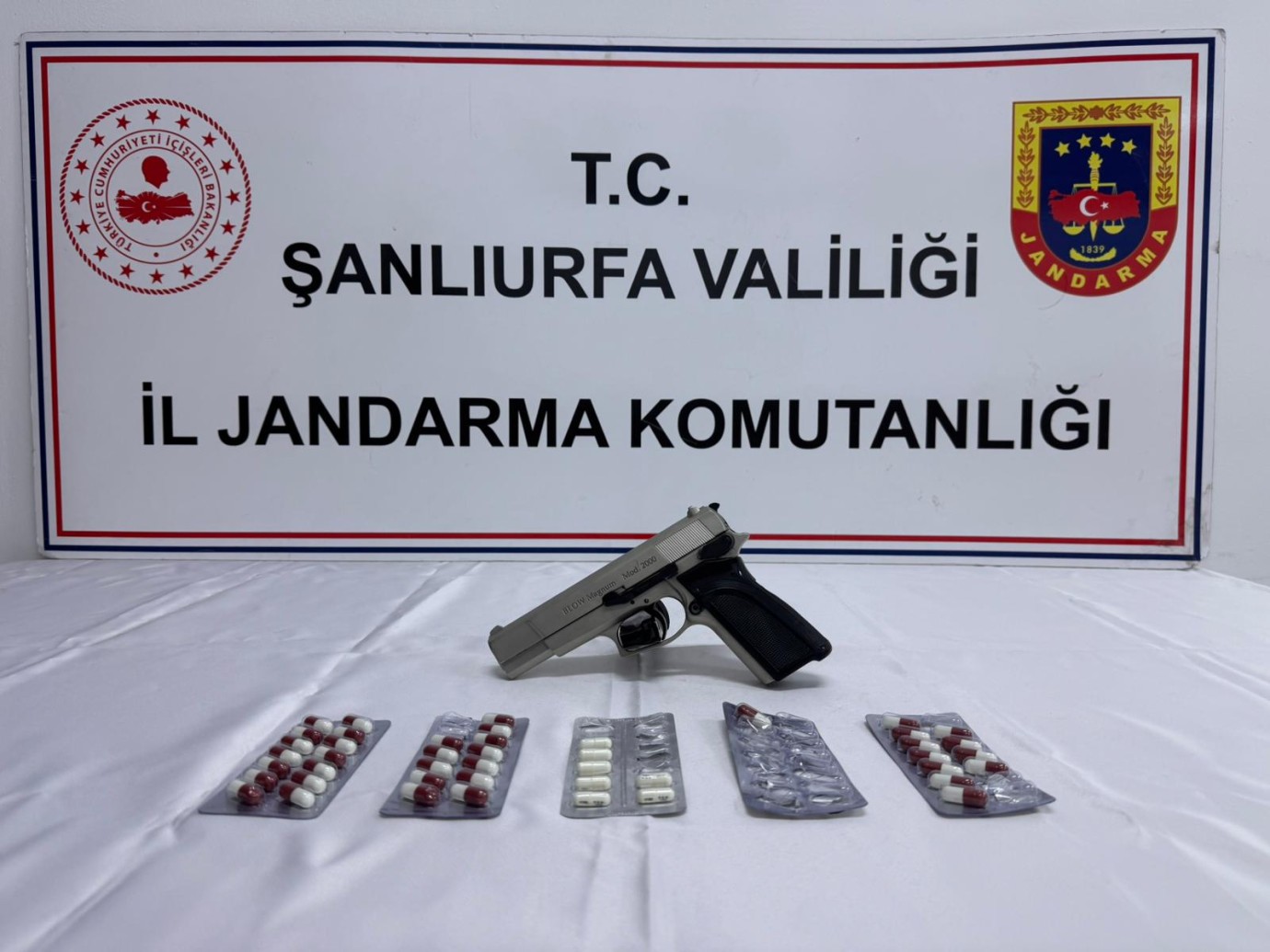 Şanlıurfa Jandarmasından Uyuşturucuya Ağır Darbe: 15 Şüpheli Gözaltında