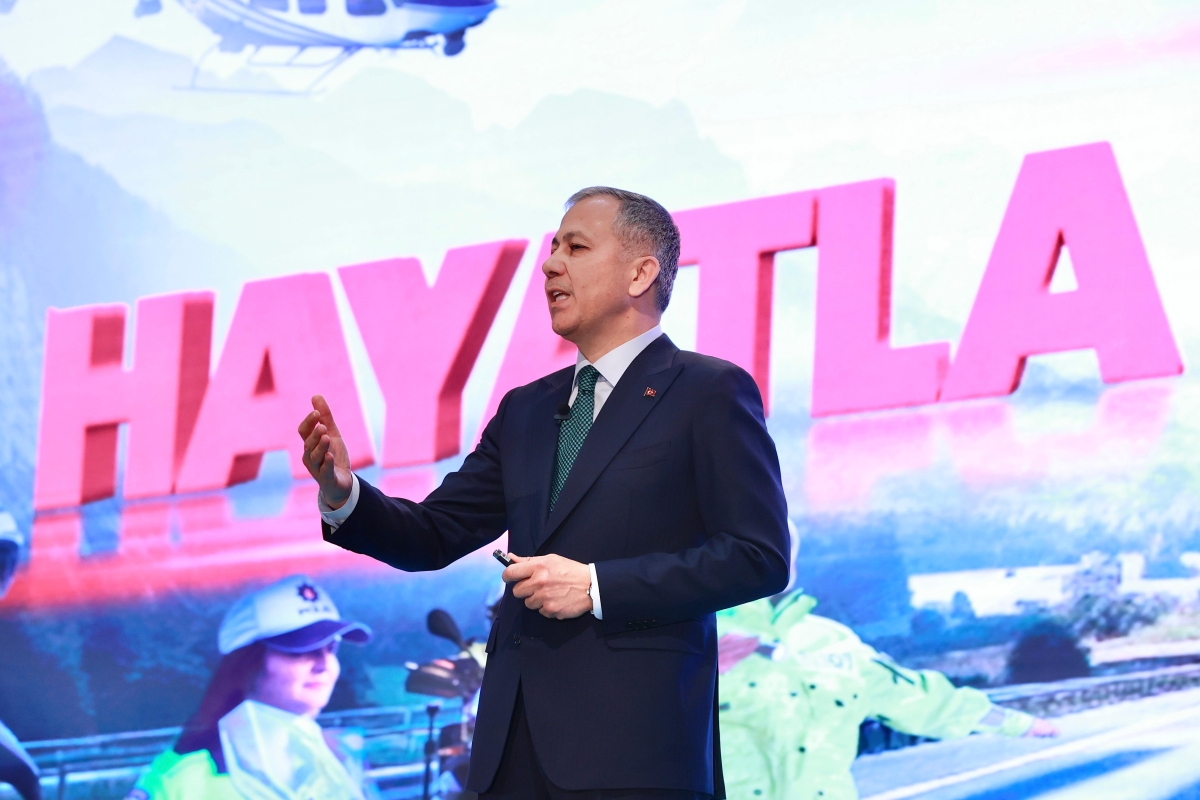 Bakan Yerlikaya: Trafik güvenliği, toplumsal güvenliğin bir parçasıdır