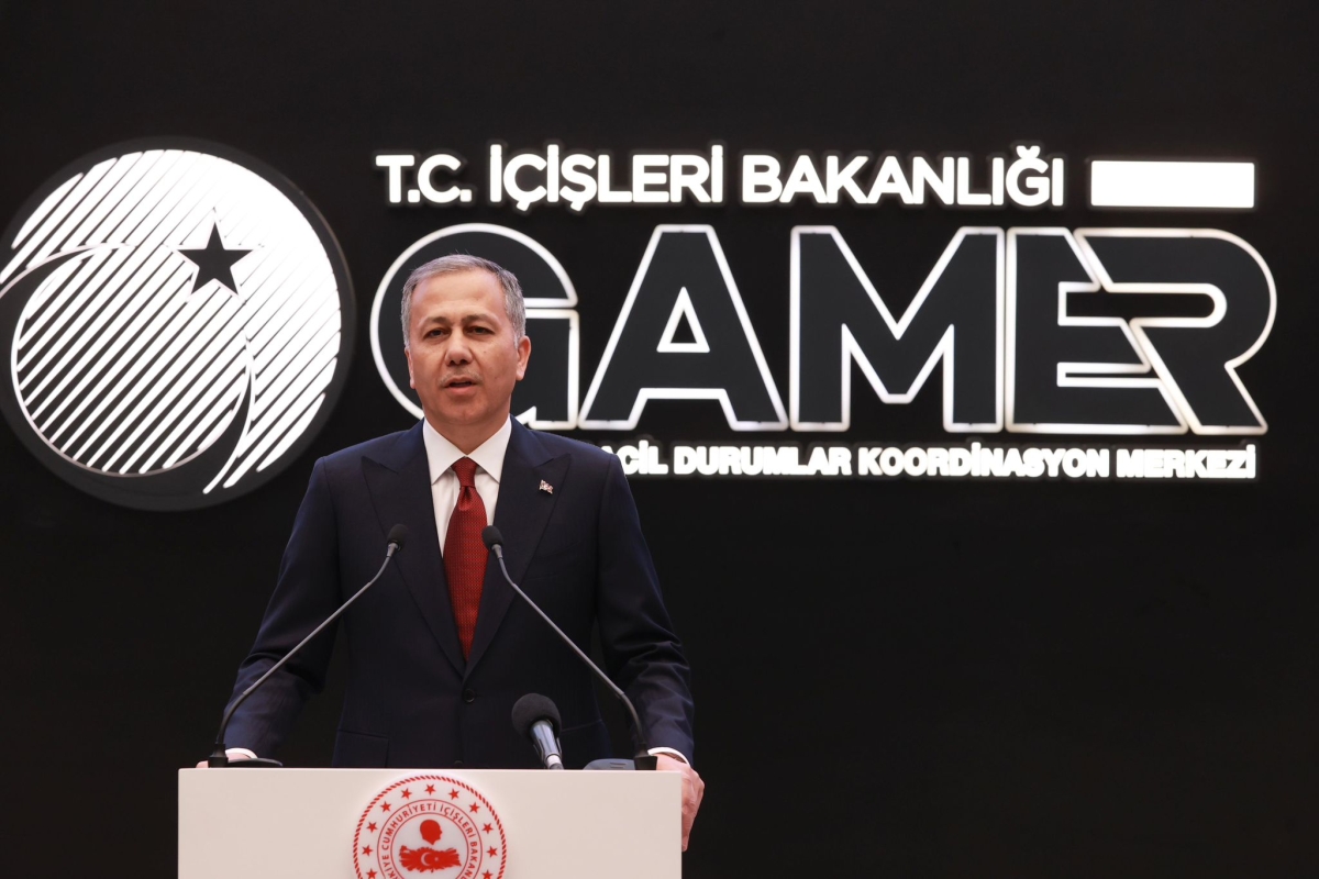 Bakan Yerlikaya: Öz kızına taciz ettiğini itiraf eden şahıs yakalandı