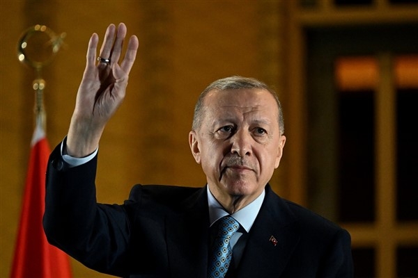 Cumhurbaşkanı Erdoğan: Gençlerimiz onca provakasyona rağmen yarınlarına umutla bakıyor