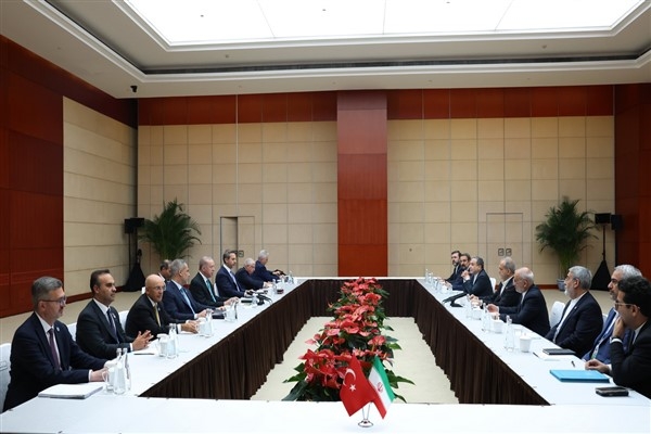 Erdoğan, ŞİÖ Zirvesi kapsamında İran Cumhurbaşkanı Pezeşkiyan ile görüştü