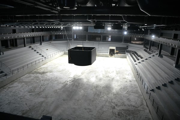Kapalı Spor Salonu ve Sporcu Fabrikası’nda koltuk montajı başladı