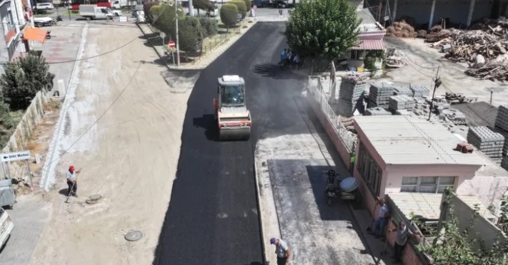 Manisa Ahmetli’de Sıcak Asfalt Çalışmaları Başladı