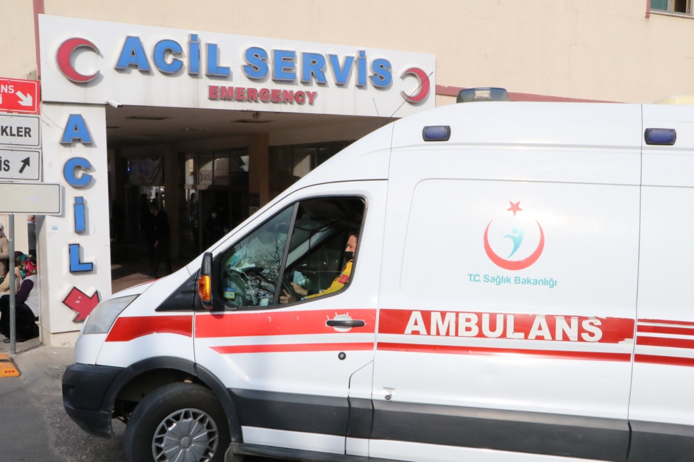 Hilvan’da Feci Kaza: İşçi Servisi ile Otomobil Çarpıştı, Çok Sayıda Yaralı Var