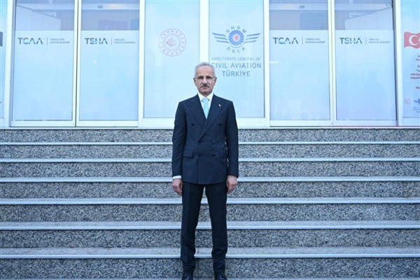 Uraloğlu, Portekiz Altyapı ve Konut Bakanı Luz ile görüştü