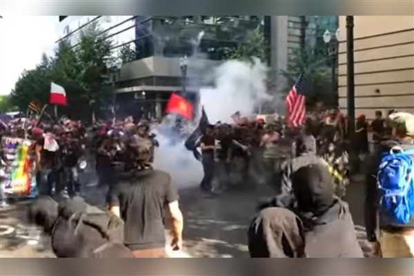 Orbán Trump'ın izinden giderek Macaristan'ın Antifa'yı terör örgütü ilan edeceğini söyledi