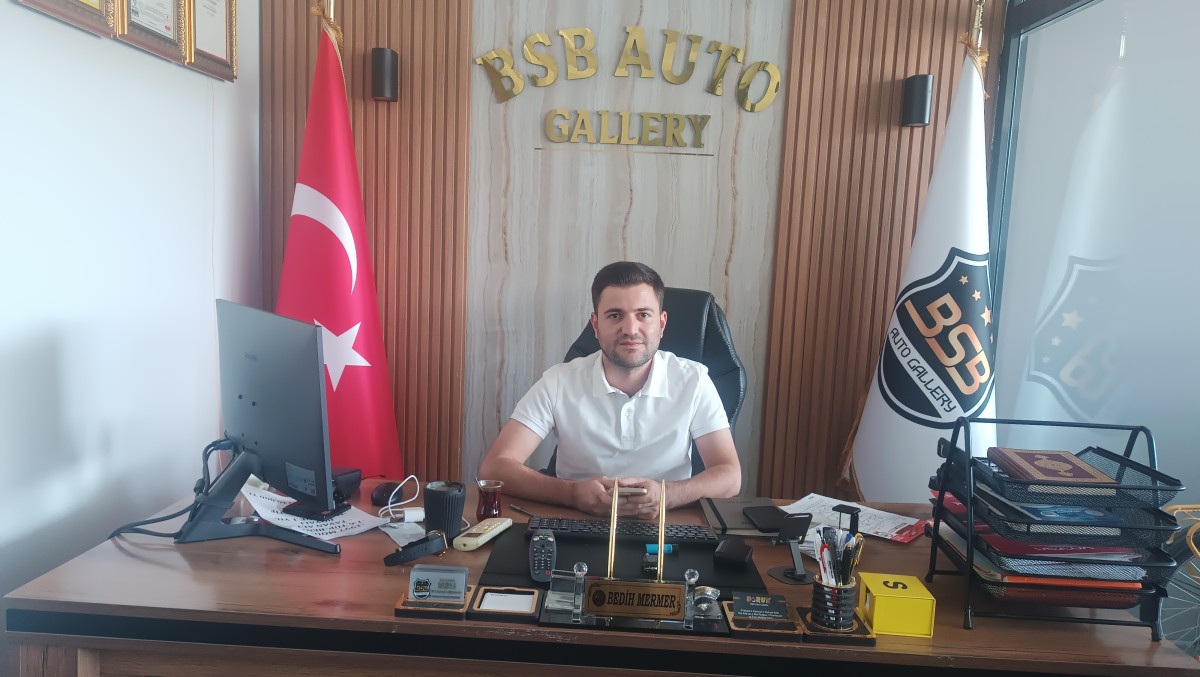 BEE MİNNET: Şanlıurfalı Fenomen Bedih Mermer, Sosyal Medyada Araç Satışına Yeni Bir Boyut Kazandırdı
