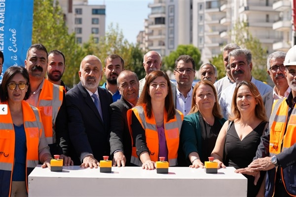 Eşbaşkanlar kütüphanenin temelini attı