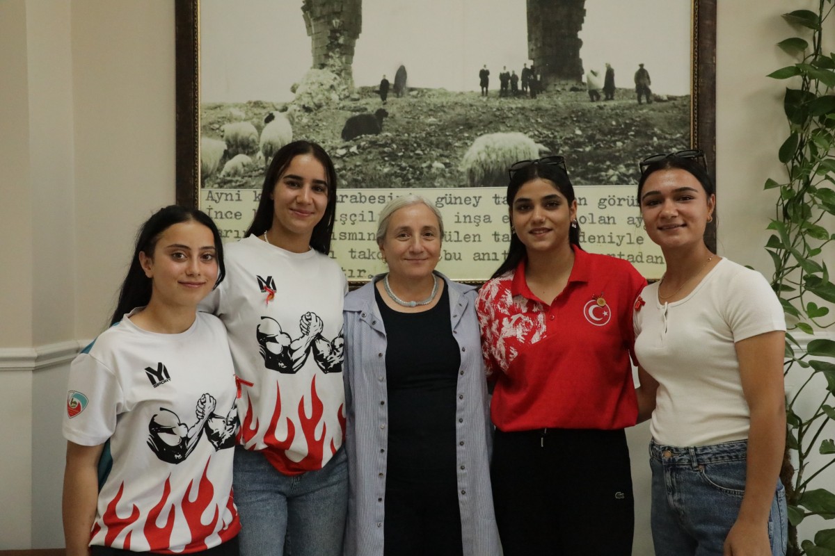 VİRANŞEHİR’İN BİLEK GÜCÜ DÜNYA SAHNESİNDE