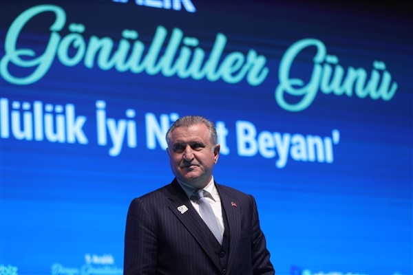 Bakan Bak'tan Fenerbahçe Beko için tebrik mesajı