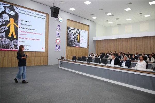 Van Büyükşehir Belediyesi personellerine psikolojik ilk yardım eğitimi verildi